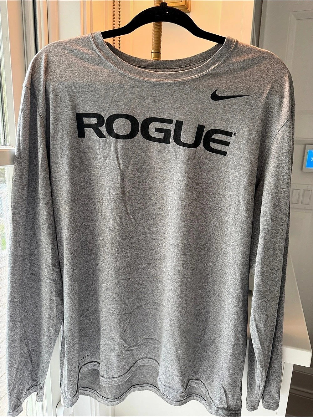 Nike Rogue Nike Dri-FIT Legend Long Sleeve Tee Gray XL